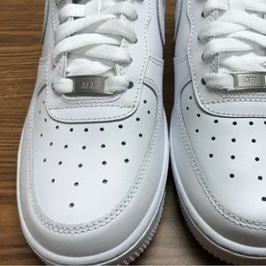 Nike Women's Air Force 1'07 Low Shoes White 
Size 7.5